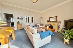 Lounge / Diner- click for photo gallery